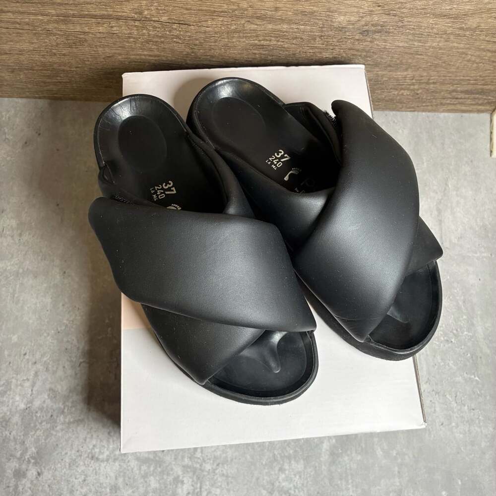 Theda Cross Puffy Strap Leather Black chunky Platform Sandals 37